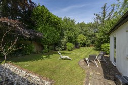 Aldenham Avenue, Radlett