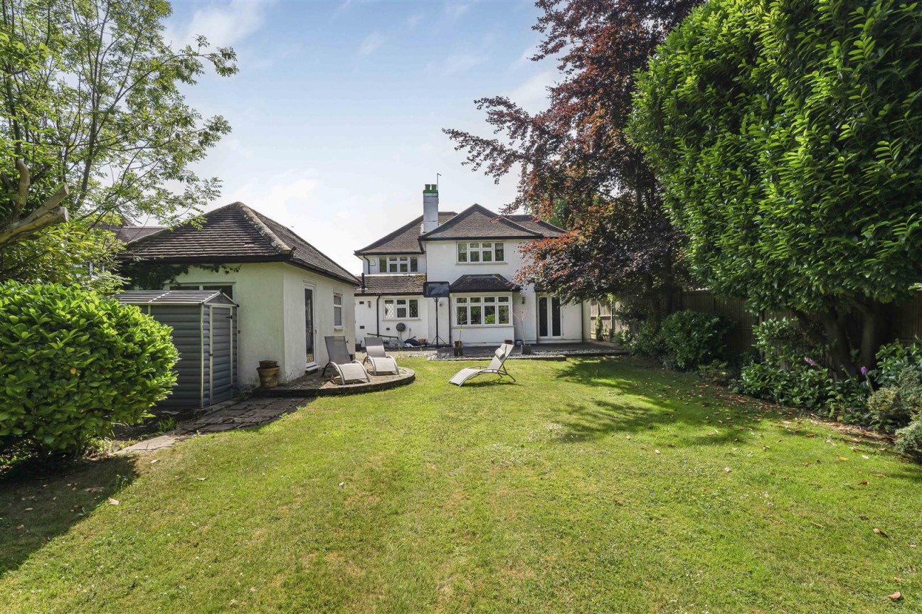 Aldenham Avenue, Radlett