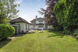 Aldenham Avenue, Radlett