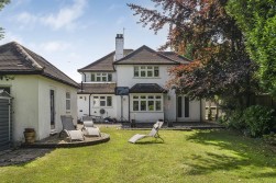 Aldenham Avenue, Radlett