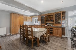 Aldenham Avenue, Radlett