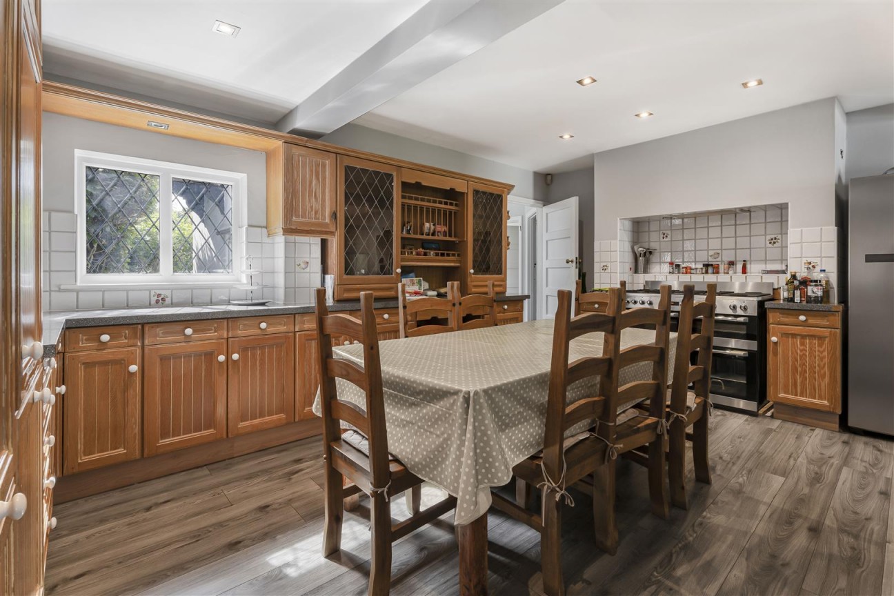 Aldenham Avenue, Radlett