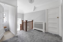 Aldenham Avenue, Radlett