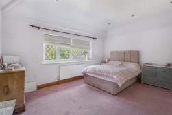 Aldenham Avenue, Radlett
