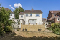 Beech Avenue, Radlett