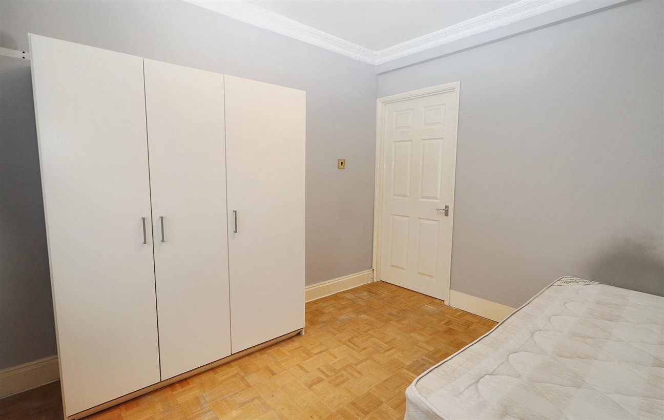 Sullivan Way, Elstree