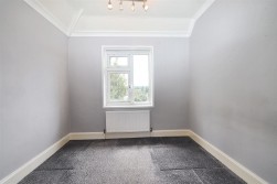 Sullivan Way, Elstree