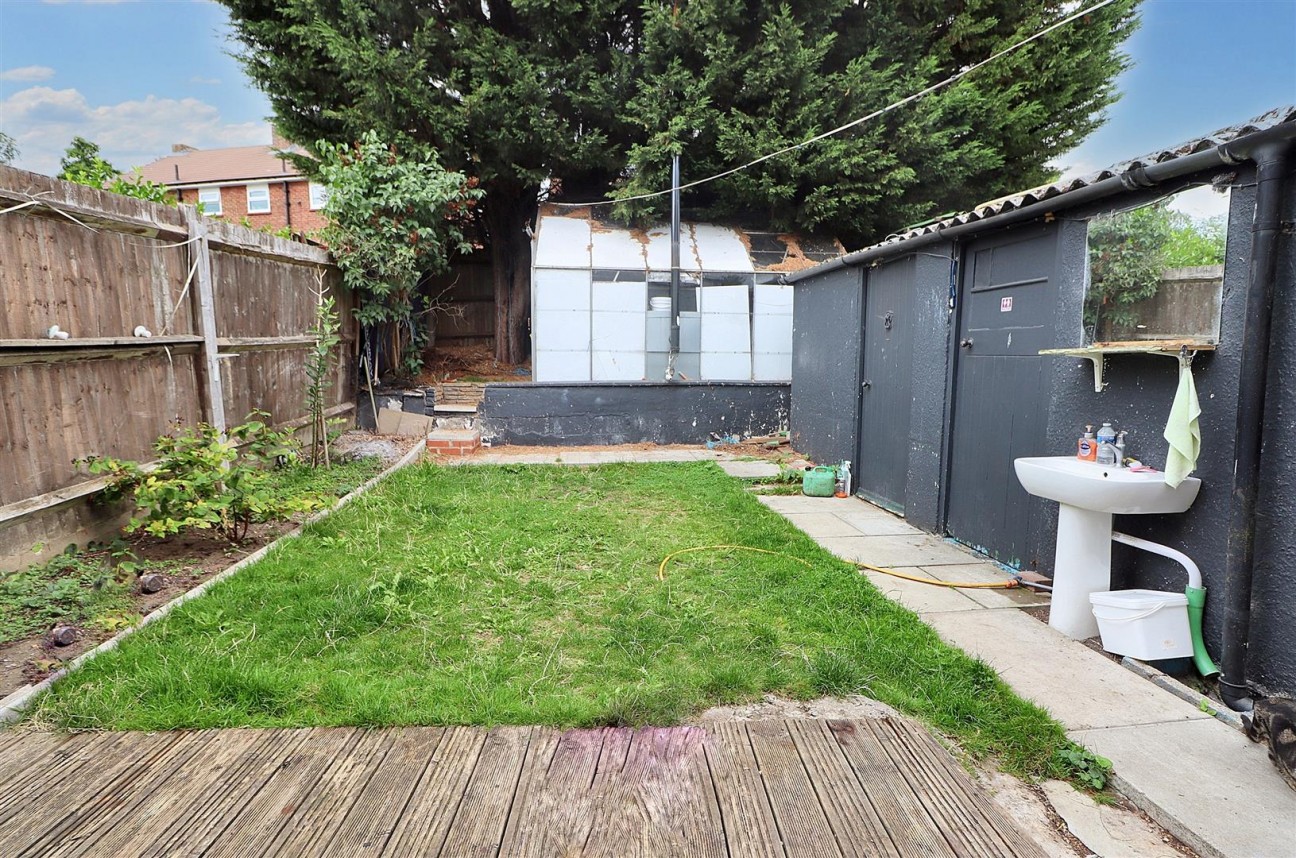 Sullivan Way, Elstree