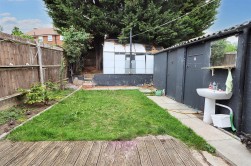 Sullivan Way, Elstree
