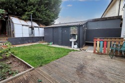 Sullivan Way, Elstree