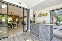 Warren Lane, Stanmore