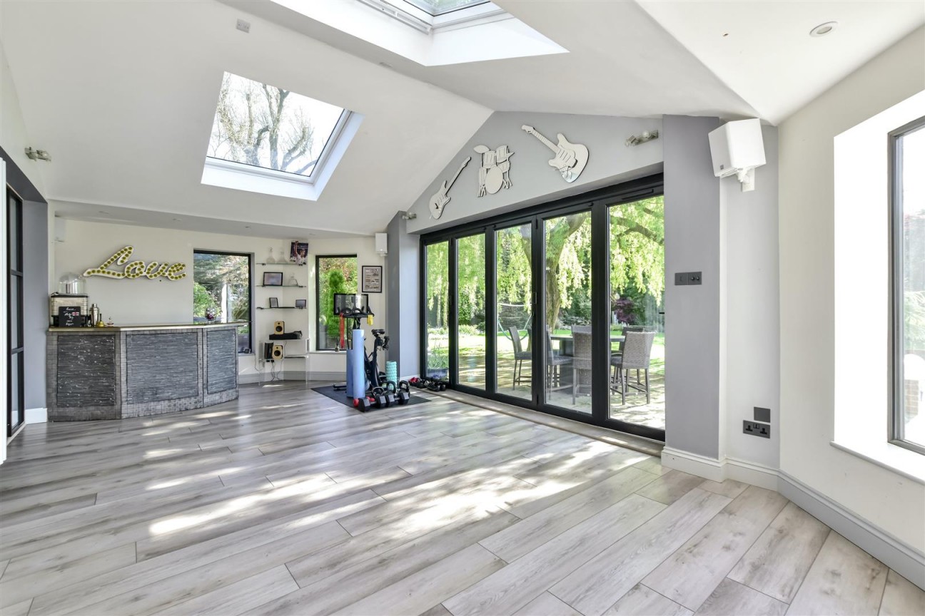 Warren Lane, Stanmore