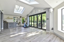 Warren Lane, Stanmore