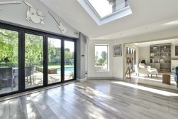 Warren Lane, Stanmore