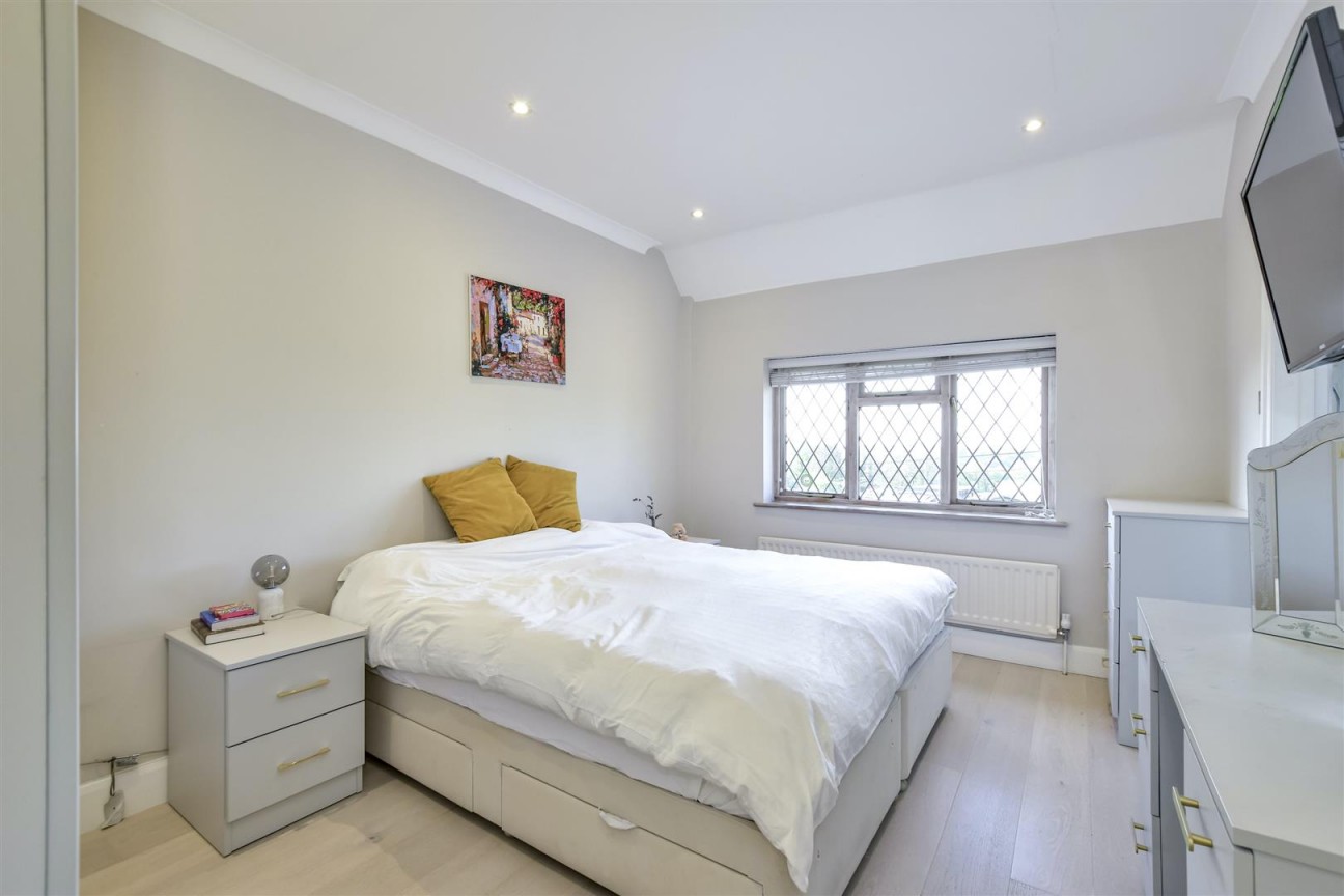 Warren Lane, Stanmore