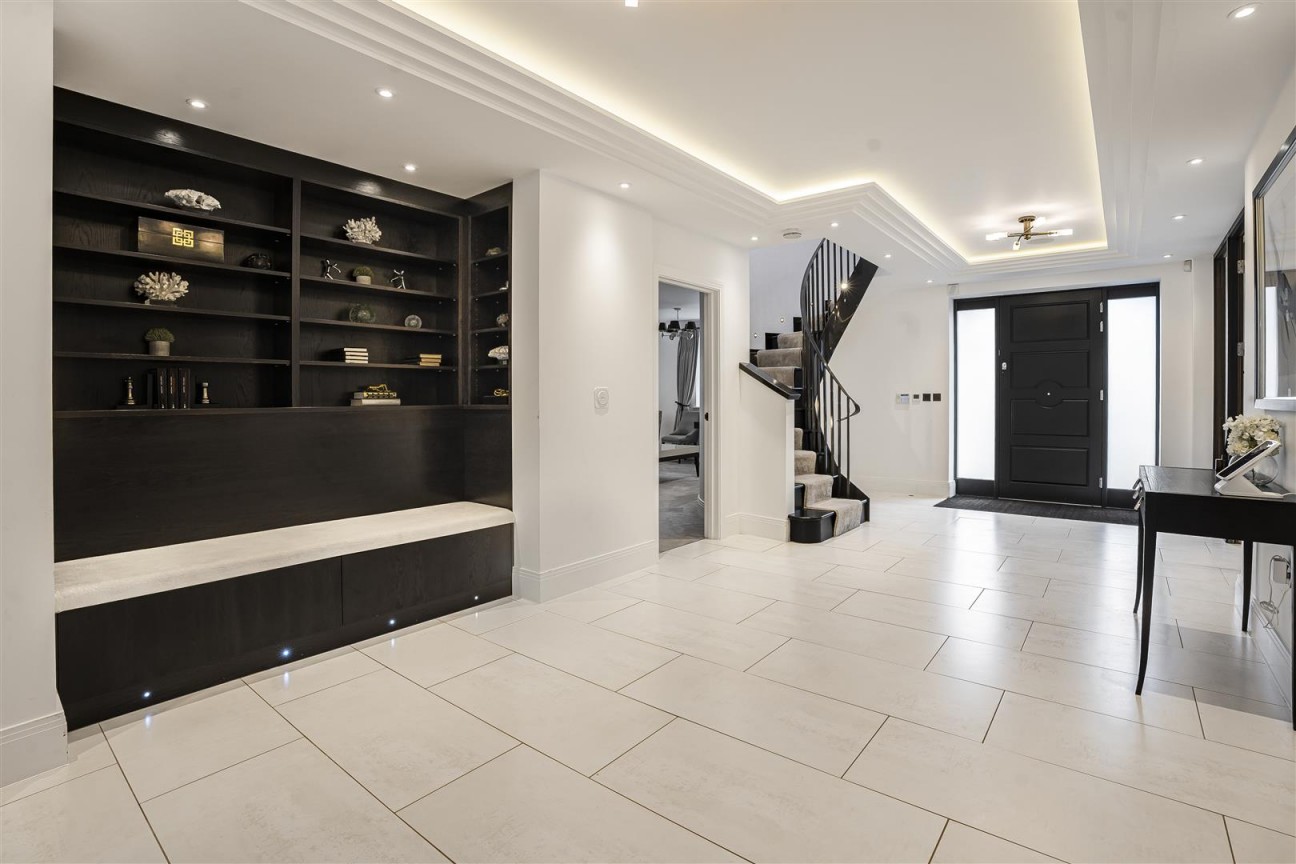 Newberries Avenue, Radlett