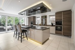 Newberries Avenue, Radlett