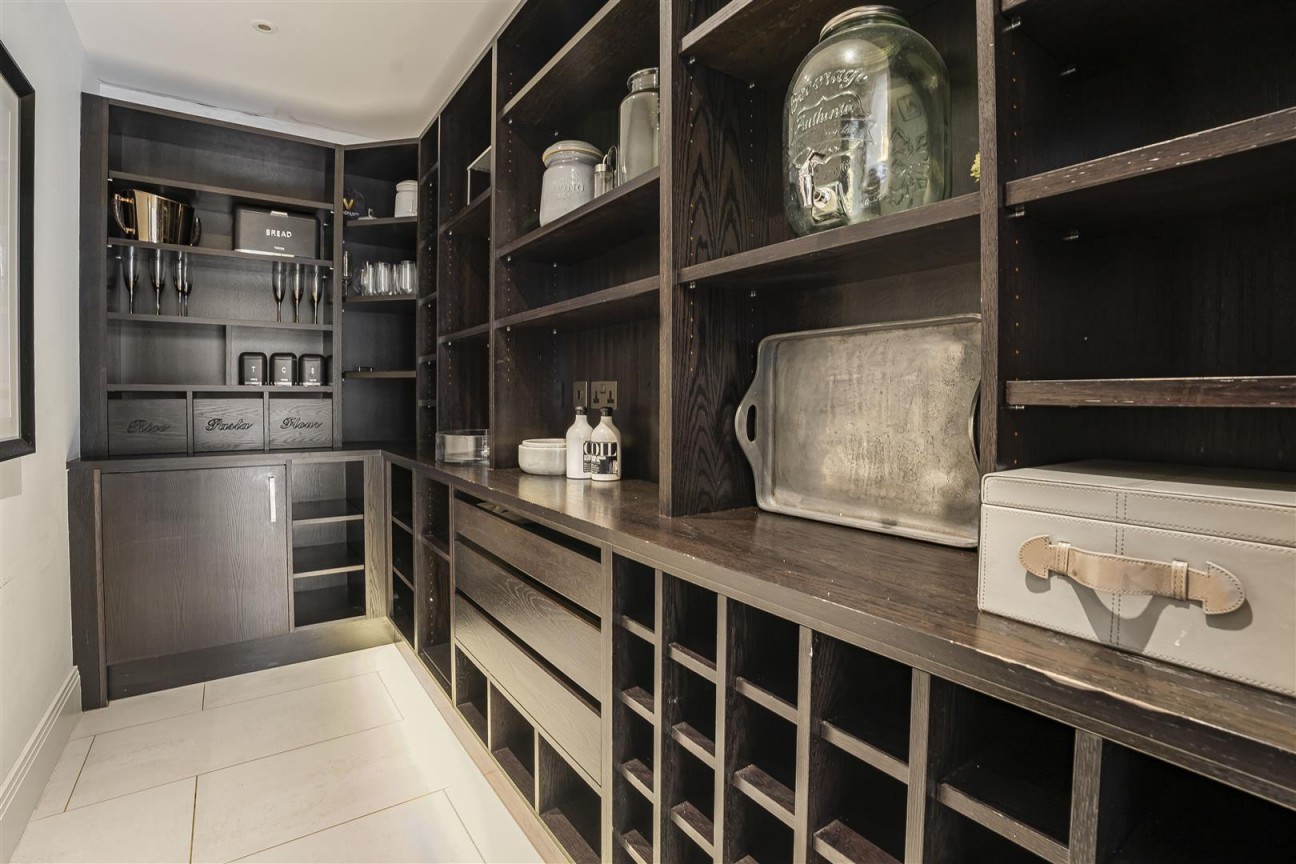 Newberries Avenue, Radlett