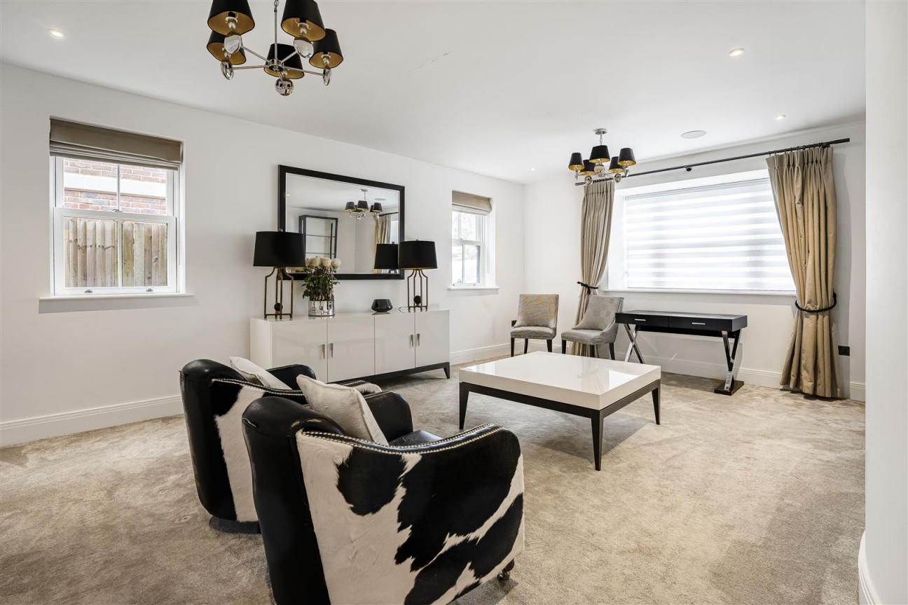 Newberries Avenue, Radlett