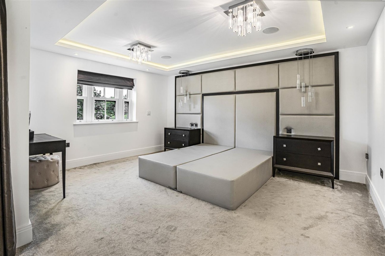 Newberries Avenue, Radlett