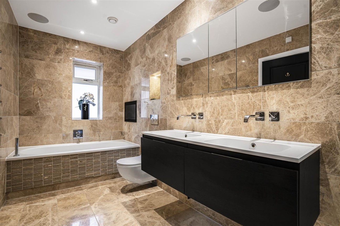 Newberries Avenue, Radlett