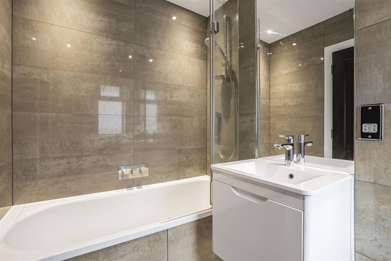 Newberries Avenue, Radlett