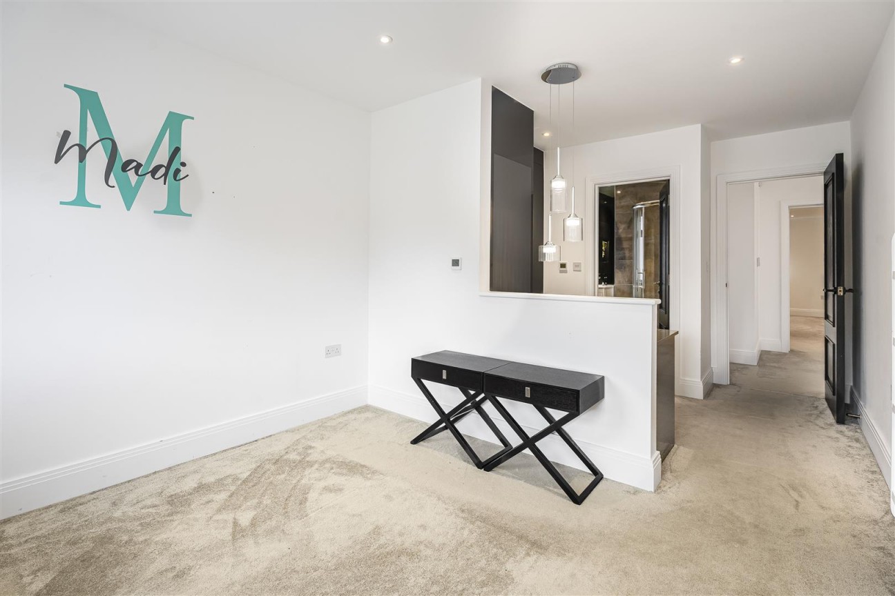 Newberries Avenue, Radlett