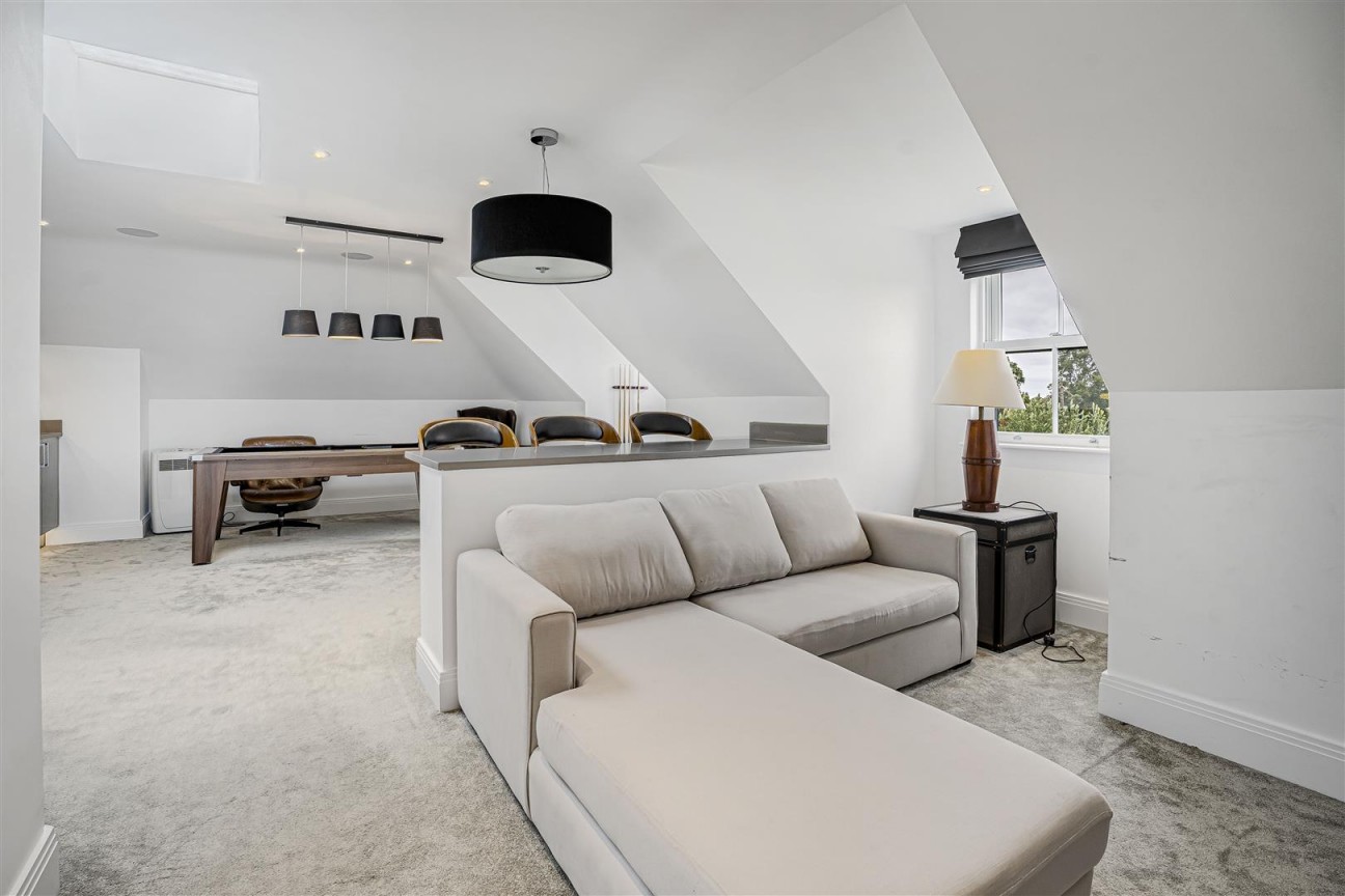 Newberries Avenue, Radlett