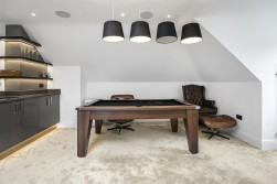 Newberries Avenue, Radlett