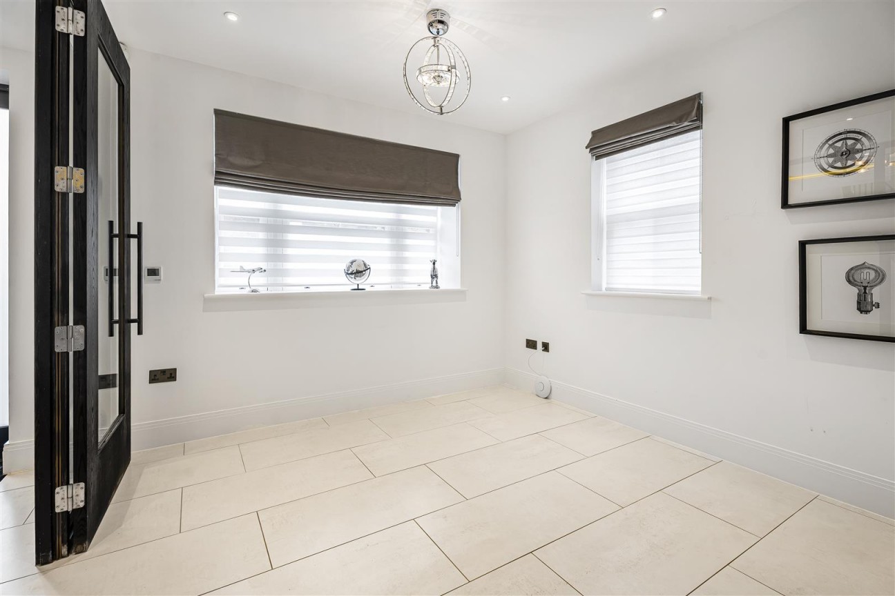 Newberries Avenue, Radlett