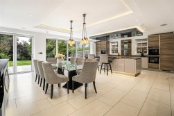 Newberries Avenue, Radlett