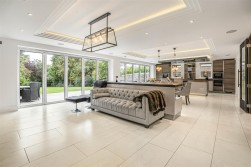 Newberries Avenue, Radlett