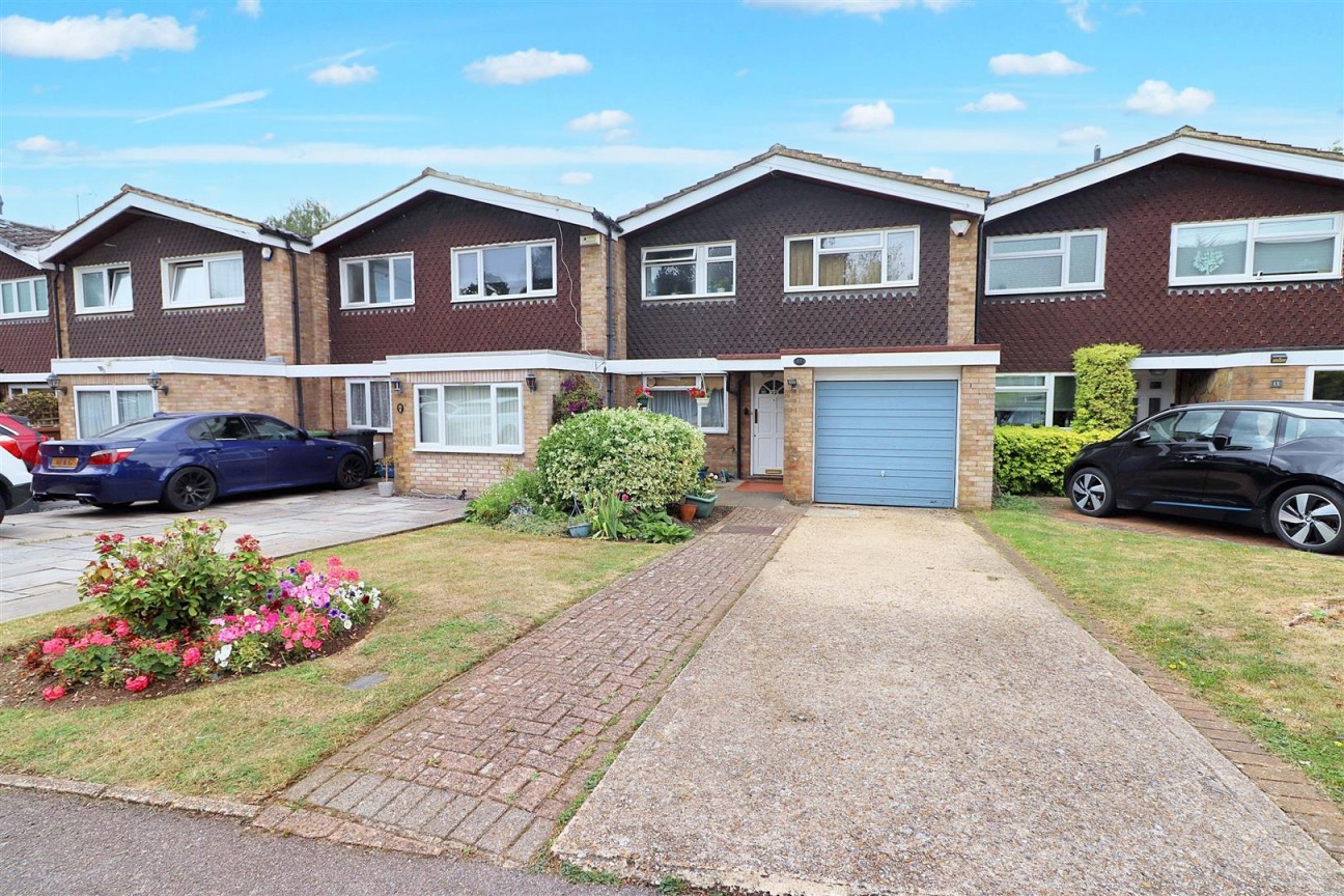 West View Gardens, Elstree