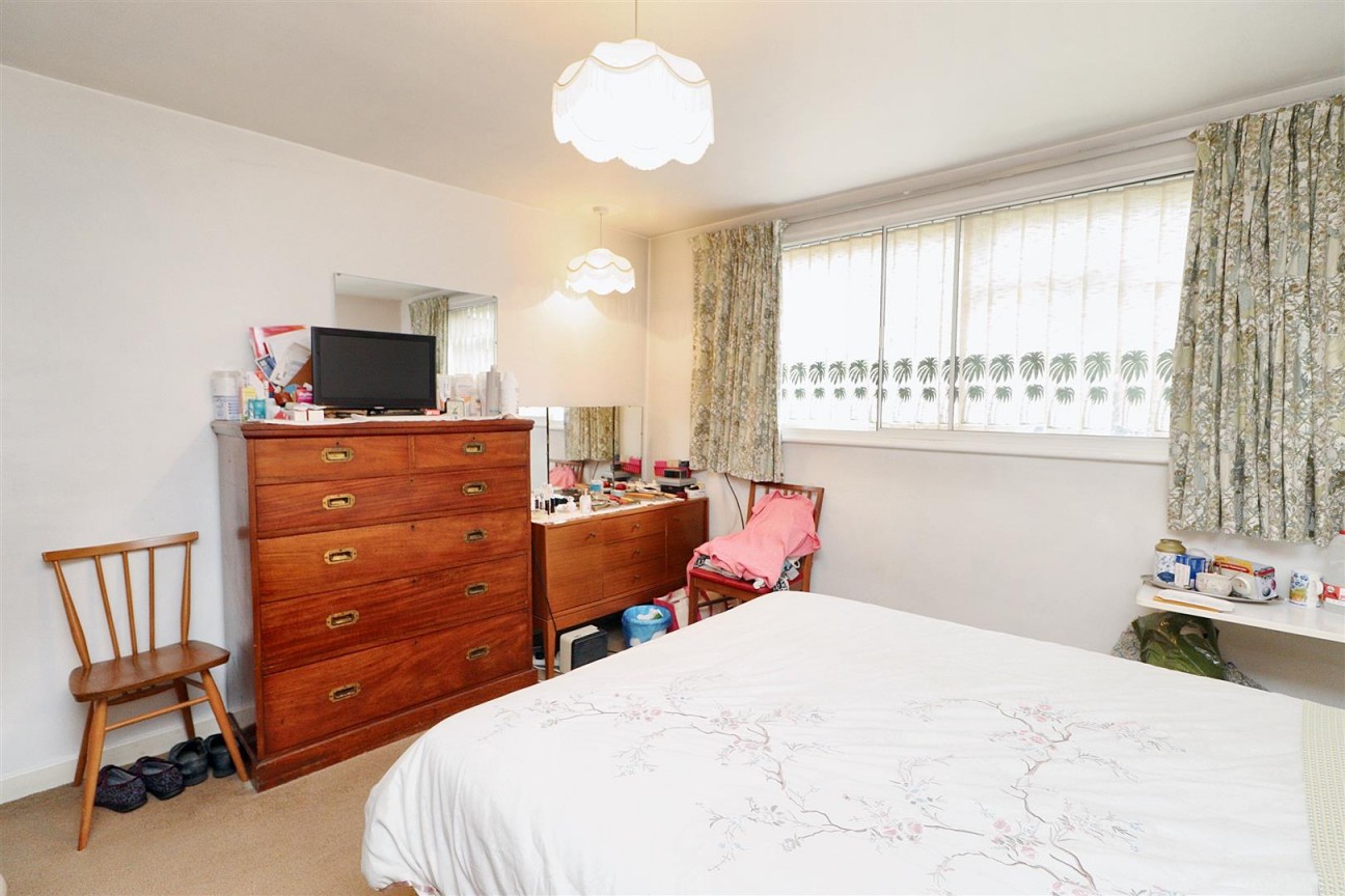 West View Gardens, Elstree