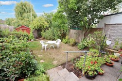 West View Gardens, Elstree