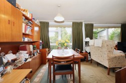 West View Gardens, Elstree