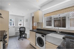 Station Road, Radlett