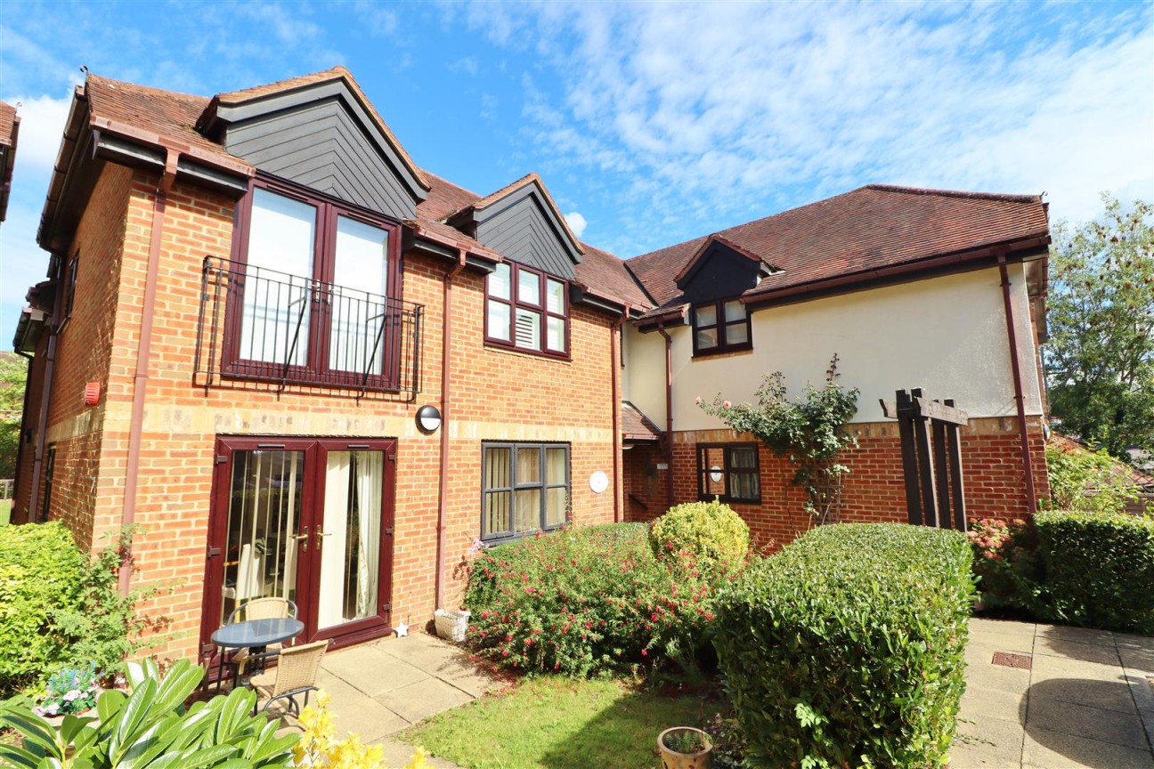 Slade Court, Watling Street, Radlett