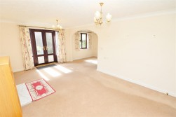 Slade Court, Watling Street, Radlett