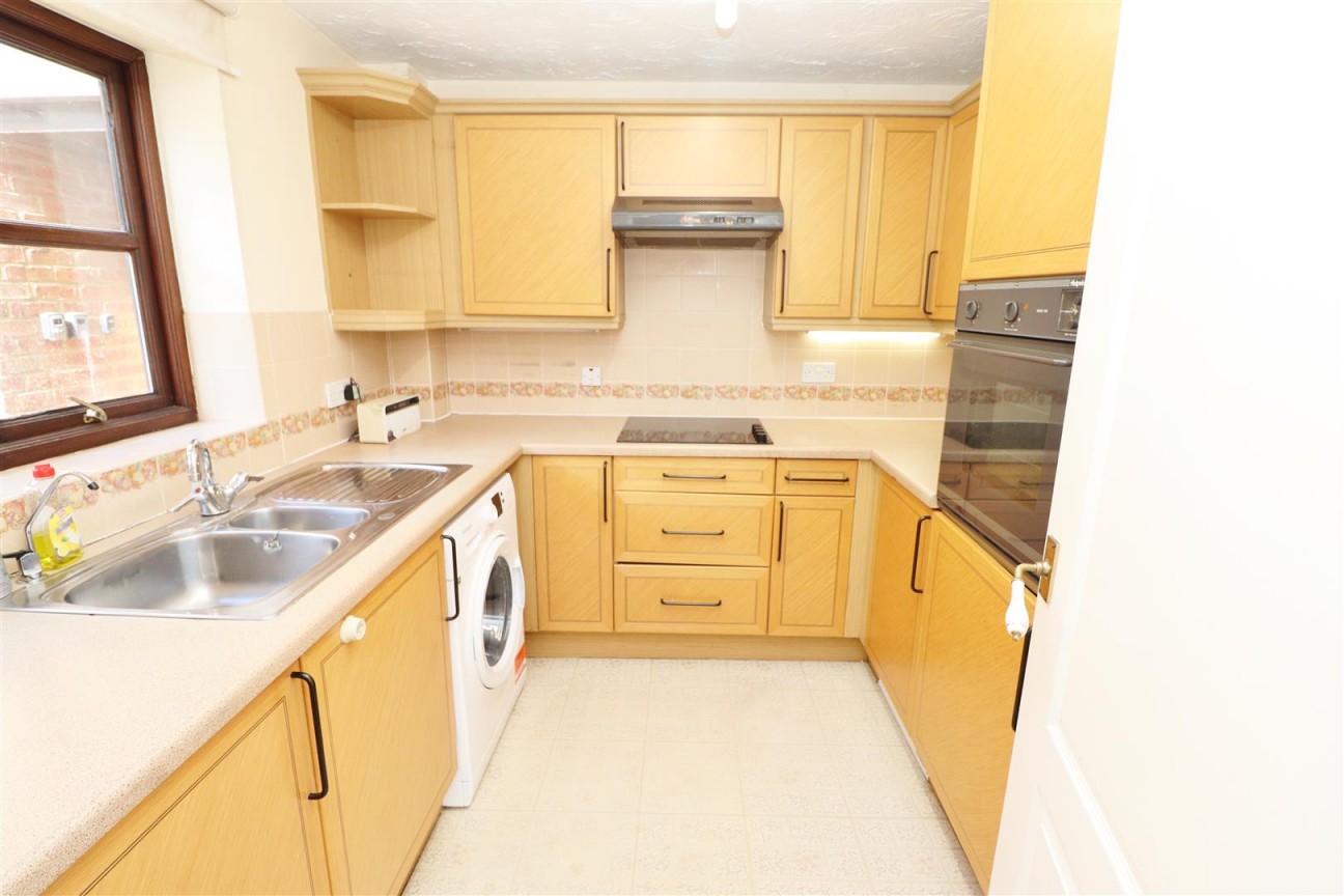 Slade Court, Watling Street, Radlett