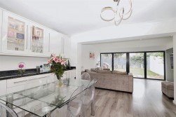 Kingsley Avenue, Borehamwood