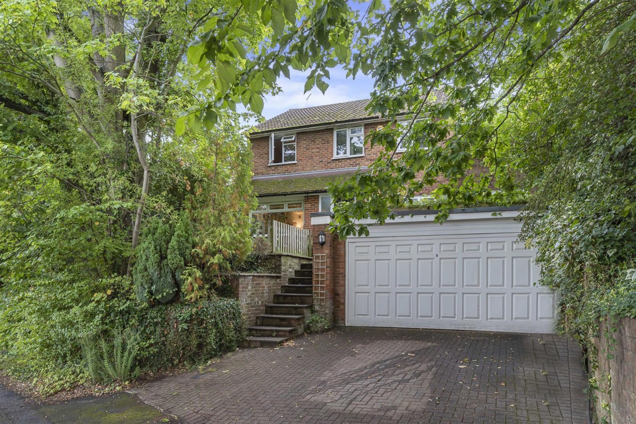 Newberries Avenue, Radlett