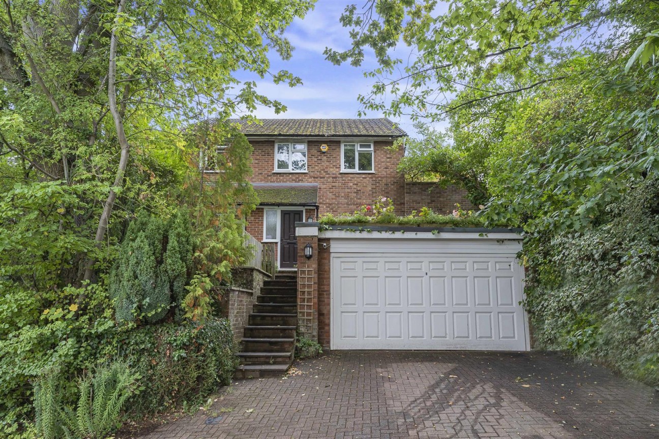 Newberries Avenue, Radlett