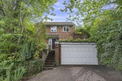 Newberries Avenue, Radlett