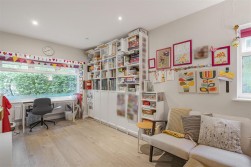 Newberries Avenue, Radlett