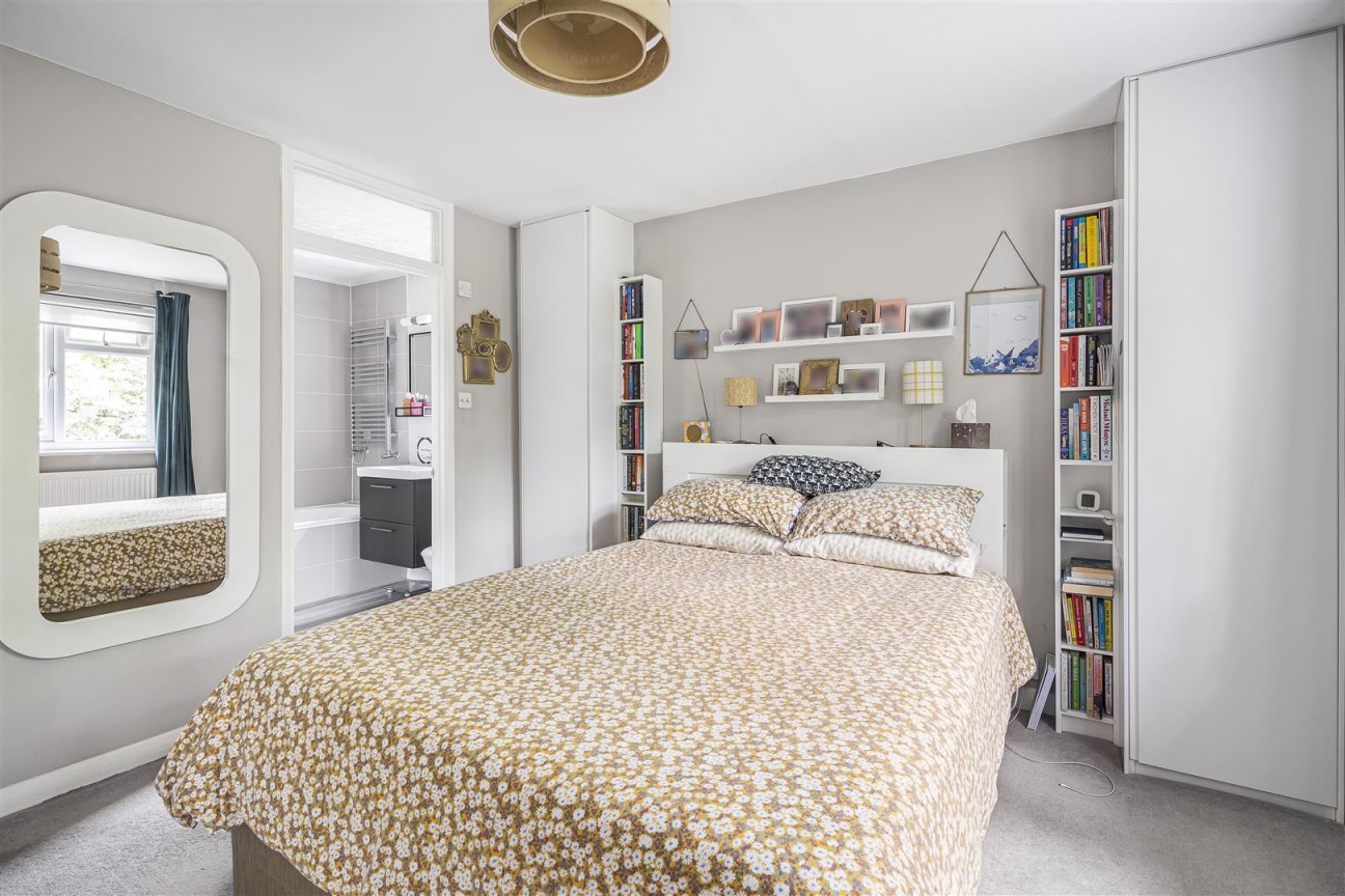 Newberries Avenue, Radlett