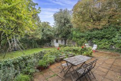 Newberries Avenue, Radlett