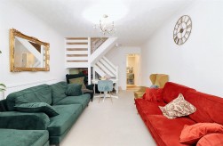 Meryfield Close, Borehamwood