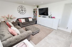 3 Carrington Close, Borehamwood