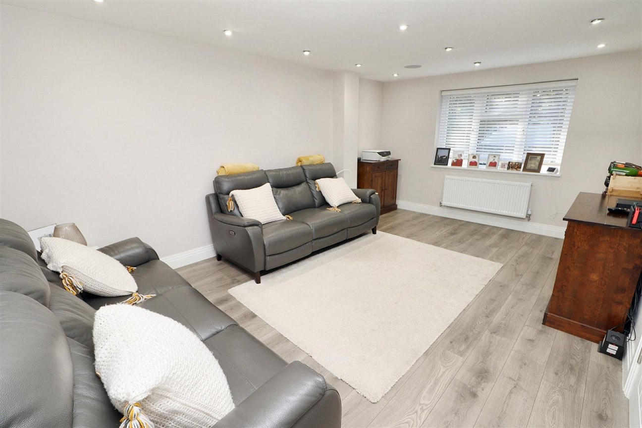 3 Carrington Close, Borehamwood